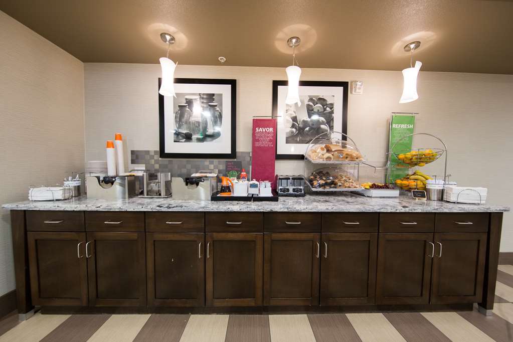 Hampton Inn Seattle/Everett Downtown Restaurant photo