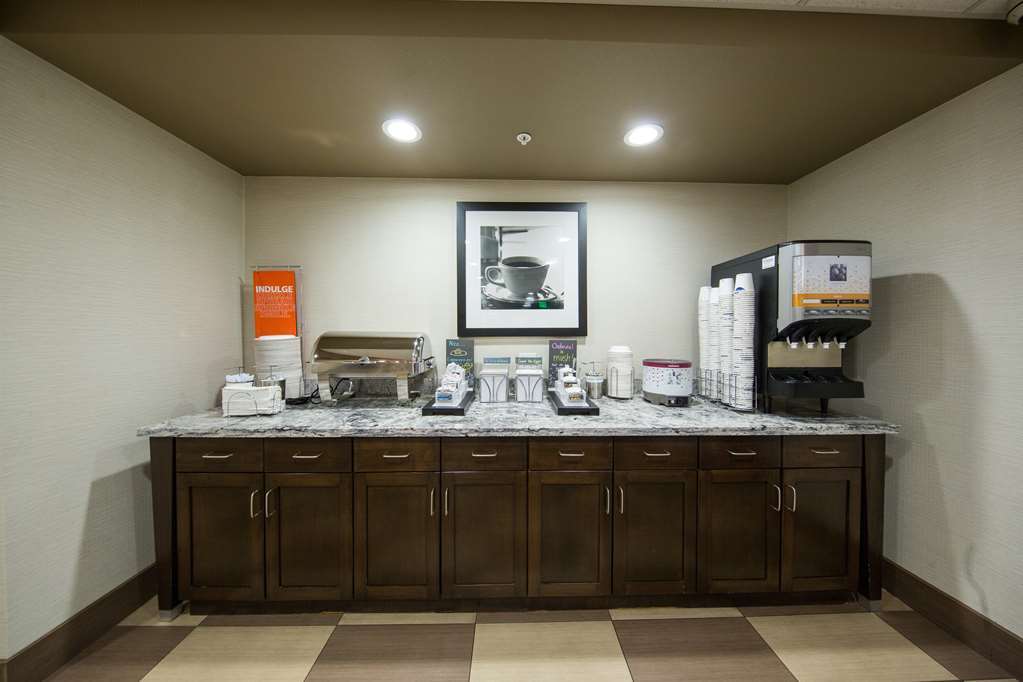 Hampton Inn Seattle/Everett Downtown Restaurant photo